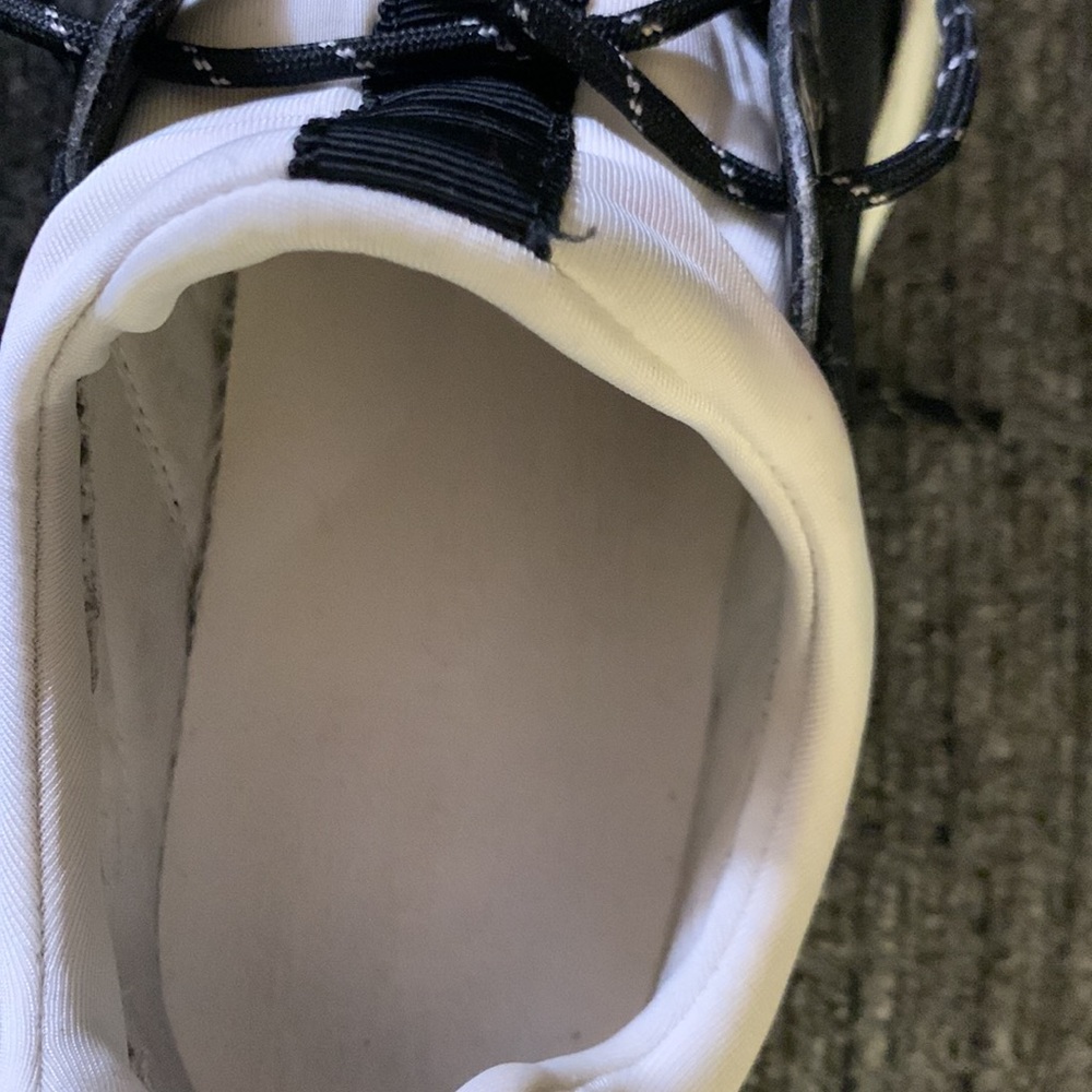 Sneaker - Picture 6 of 8